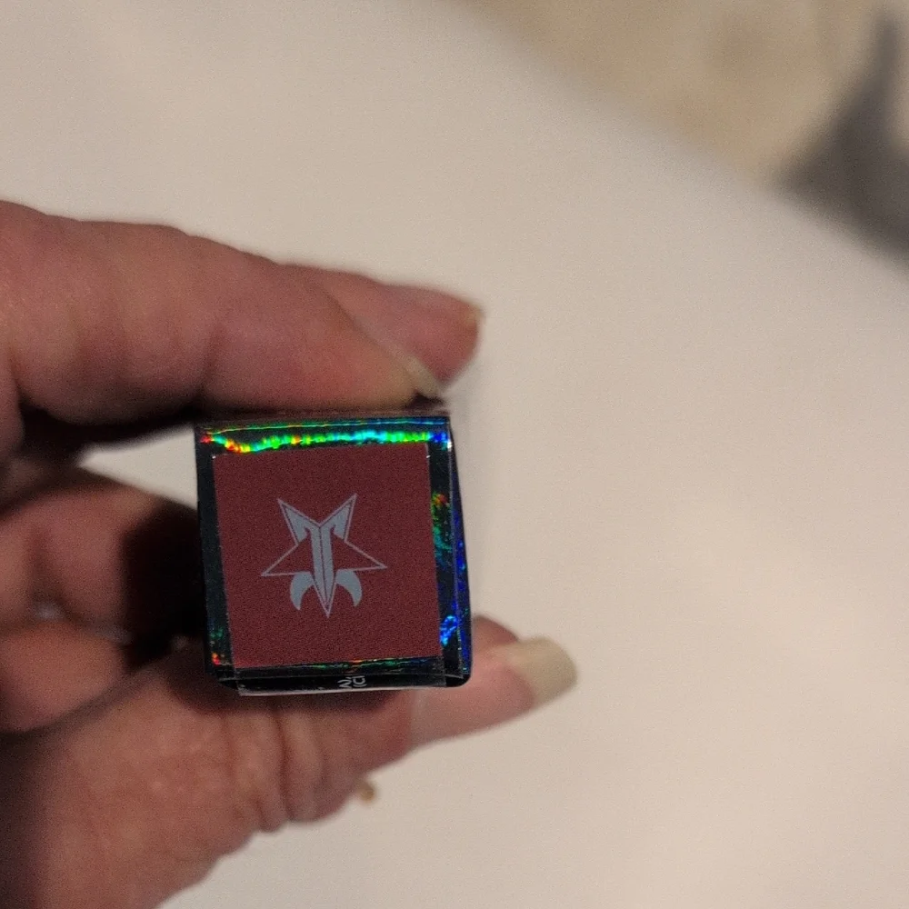 Jeffree Star Supreme Gloss - Shiny Red